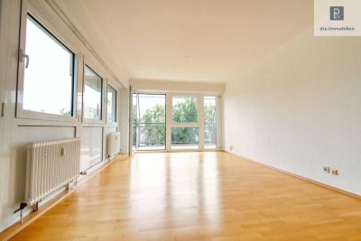 Wohnen in der Kölner Altstadt: Helle Wohnung mit umlaufend neuer Fensteranlage inkl. TG-Stellplatz