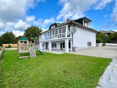 Großzügige 4-Zimmer Wohnung mit Wintergarten & Extra Büro