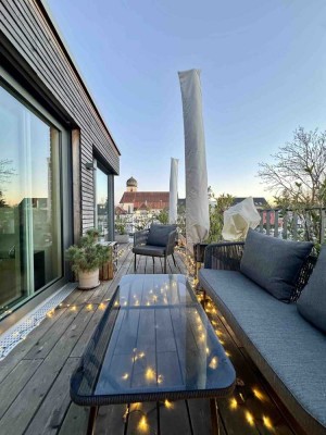 Exklusive 4 Zimmer Neubau DG Wohnung mit umlaufender Terrasse, hochwertige Ausstattung, teilmöbliert