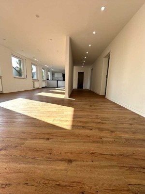 Hochwertig renovierte 4-Zimmer-Wohnung in Waghäusel-Kirrlach – modern, großzügig & provisionsfrei