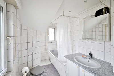 Solide Wohnung in guter Lage zum sofort Einzug!