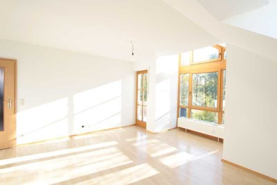 FREI! Sonnige Dachgeschoss-Wohnung mit 3 Räumen+ausgeb. Dachspitz+Loggia+hellem Bad+EBK an der Amper