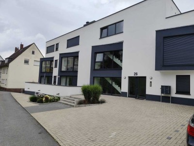 Helle gehobene 4 Zimmer Wohnung mit Balkon und Terrasse
