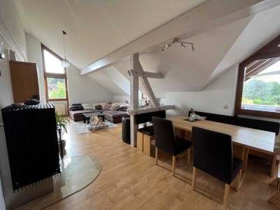 Charmante 2 Zimmer Dachgeschosswohnung in Niederhaus mit Carport