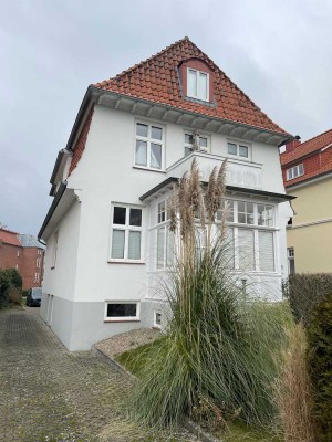 Helle 2-Zimmer-Souterrain-Wohnung in Jugendstil-Villa Lübeck-Travemünde