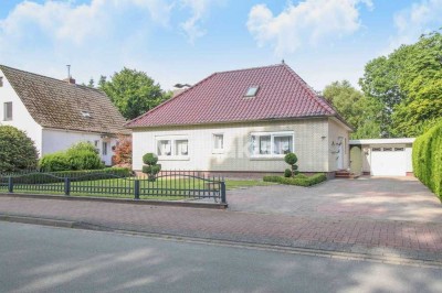 Gartenromantiker aufgepasst! Stilvoller Bungalow mit parkähnlichem Grundstück in idyllischer Lage