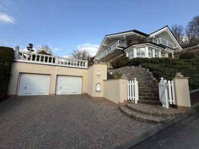 Exklusive Villa mit traumhaftem Blick auf das Vorbecken des Sorpesees in Sundern-Amecke zu verkaufen