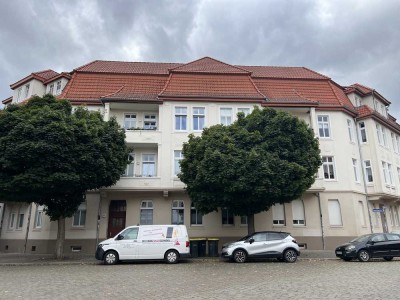 Attraktive 4-Zimmer-Wohnung mit zwei Balkonen und Einbauküche