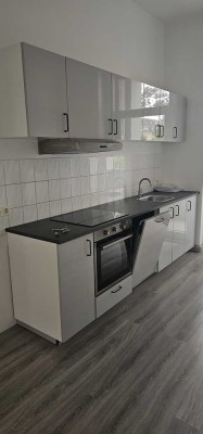 Gemütliche 2-Raumwohnung mit Einbauküche, Tageslichtbad und Balkonen