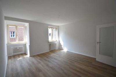 Singles aufgepasst! Renovierte 2-Zi-Whg in der Düsseldorfer Altstadt