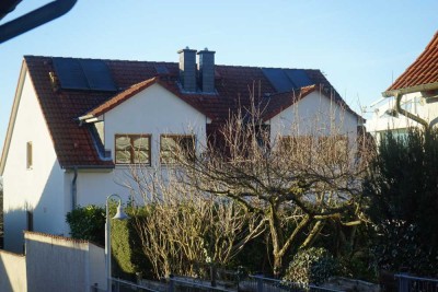 Gepflegte Doppelhaushälfte mit 5 Zimmern im Grünen am Blütenweg Alsbach