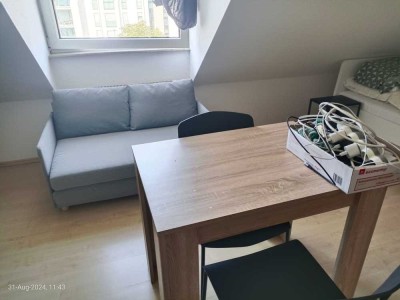 Möbliertes Studio Apartment 1-Zimmer Dachgeschosswohnung in Dietzenbach