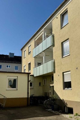 2-Zimmer Wohnung in Milbertshofen mit grosser Wohnküche und Loggia