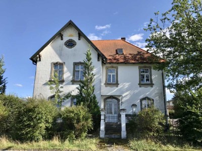Repräsentative historische Villa (Massivbauweise) im Raum Bayreuth