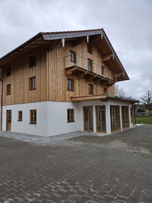 1050 € - 65 m² - 2.0 Zi.