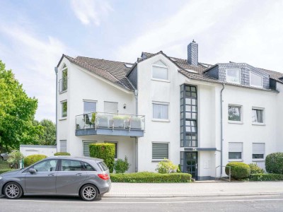 Moderne Maisonette-Wohnung mit Empore, Sonnenbalkon, Einbauküche und Garage!