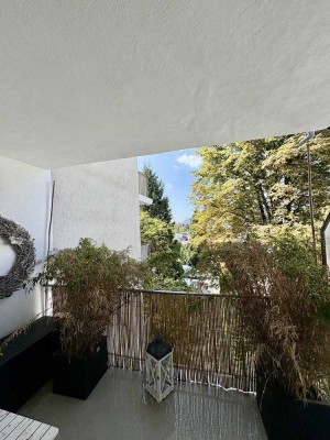 freundliche, helle 2-Zimmer-Wohnung mit Balkon in Krefeld