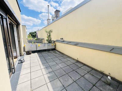 Terrassentraum (voll möbliert) im Innenhof (absolute Ruhelage) und trotzdem fußläufig zum Donauzentrum und den U1 Stationen Kagran &amp; Kagraner Platz
