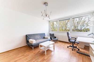 Sanierungsbedürftige Kleinwohnung mit Entwicklungspotenzial – 4. OG mit Lift
