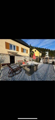 Solides, teilsaniertes Wohnhaus in ruhiger Wohnlage