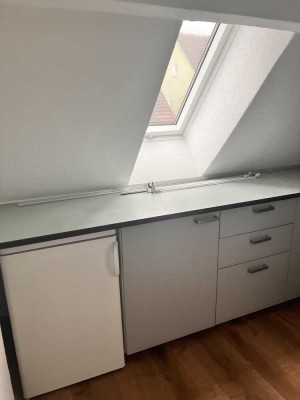 2 Zimmer Maisonette Wohnung frisch renoviert provisionsfrei
