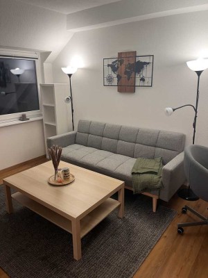 Furnished apartment /vollmöbelierte 2-Raum-Dachgeschosswohnung