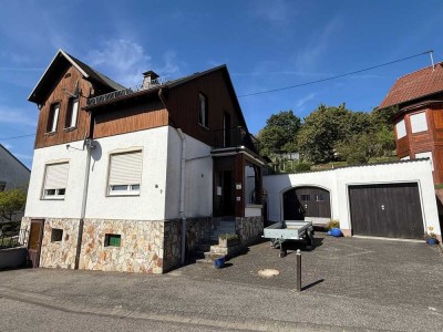 Gemütlichkeit in jedem Raum! Einfamilienhaus mit großem Garten und Aussicht in Gladbach