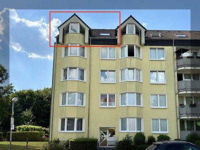 Aachen-Brand: Sanierungsbedürftiges Appartement mit Stellplatz im Dachgeschoss eines soliden Hauses
