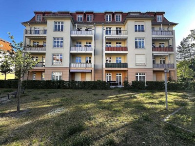 2-Zimmer-Neubau-Wohnung mit Einbauküche, Fußbodenheizung, Balkon & eigenem Stellplatz vor dem Haus