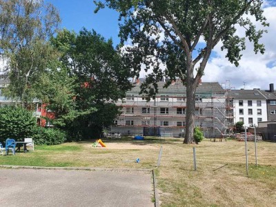 Helle 2-Zimmer-Wohnung, Bad mit Dusche