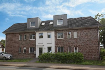 Helle und moderne Dachgeschosswohnung mitten in Leeste!