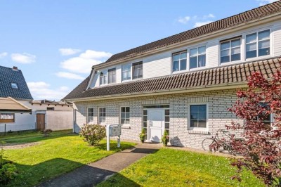 Schöne Wohnung mit großem Spitzboden im Herzen von Borgfeld
