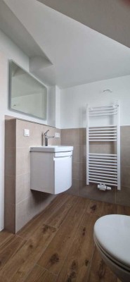 Zwei Zimmer Wohnung (Erstbezug nach Sanierung) in Kelsterbach