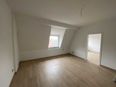 Moderne, vollständig sanierte 2,5-Zimmer-Wohnung mit Einbauküche