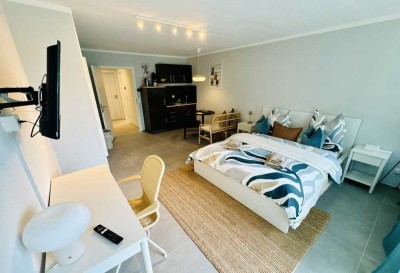 Exklusive, sanierte 1-Zimmer-Wohnung mit Balkon und EBK in Sankt Engelmar
