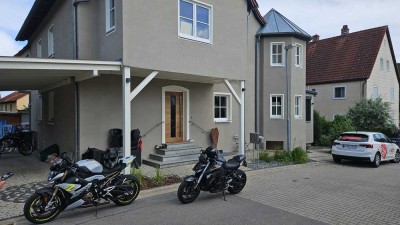 Freundliche 2,5-Zimmer-Erdgeschosswohnung mit gehobener Innenausstattung mit EBK in Thalmässing