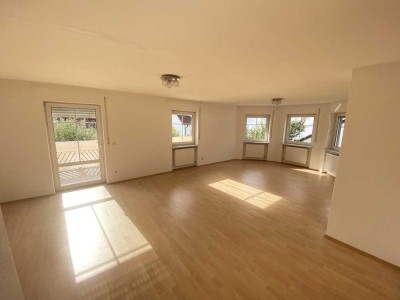 RESERVIERT!! Top Preis-Leistung! Großzügige Etagenwohnung in TOP-Lage + Stellplatz und Garage!