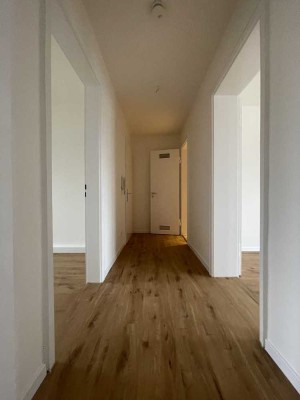 **HOCHZOLL** Lichtdurchflutete und kompakte 4- ZKB- Wohnung mit 2 Balkonen