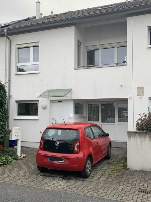 Topgepflegtes Reihen-Mittelhaus mit gehobener Innenausstattung in Weinheim