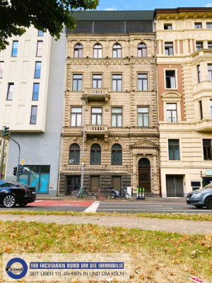 KERNSANIERTE ALTBAU 5 ZIMMER WOHNUNG/BÜRO MIT BALKON UND TRAUMHAFTEN FLAIR