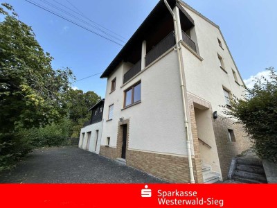 Ingelbach, Nähe Altenkirchen, großes Wohnhaus mit Garten und zwei Garagen