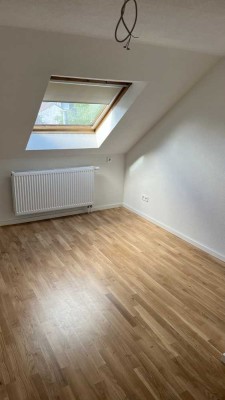 Top Renovierte 4-Zimmer-Wohnung in Alt-Schwanheim
