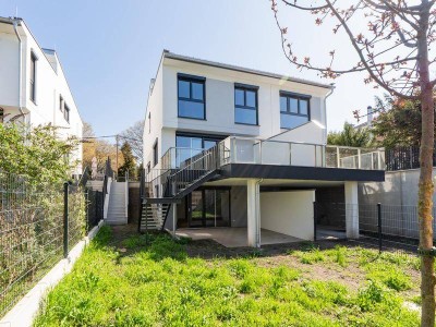 5 Zimmer plus Wohnkeller nahe der Donau mit 145 m² Wohnfläche. Wärmepumpe, PKW-Stellplatz und Klimaanlage inklusive