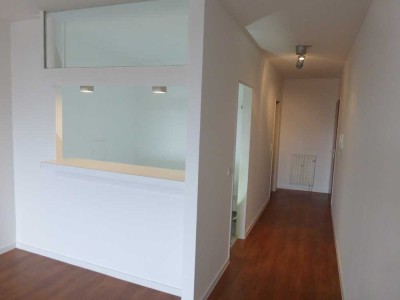 Exklusive, geräumige 1-Zimmer-Wohnung mit Balkon in Düsseldorf inkl. Küche