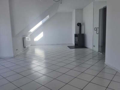 Große 2-Zimmer-Dachgeschosswohnung in begehrter Lage