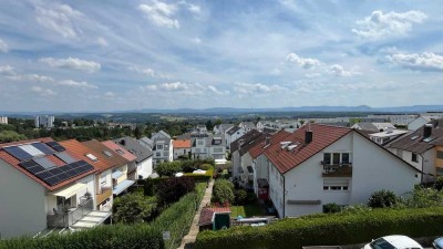 Schöne 3 Zimmerwohnung mit toller Aussicht und Garage