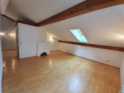 Renovierte 3-Zimmer Maisonette mit Einbauküche