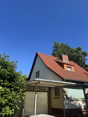 Charmantes Einfamilienhaus mit wunderschönem Garten
