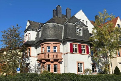 6,5-Zimmer-Maisonette-Wohnung in Altbauvilla am Main
