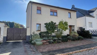 Teilsaniertes Haus in angenehmer Lage